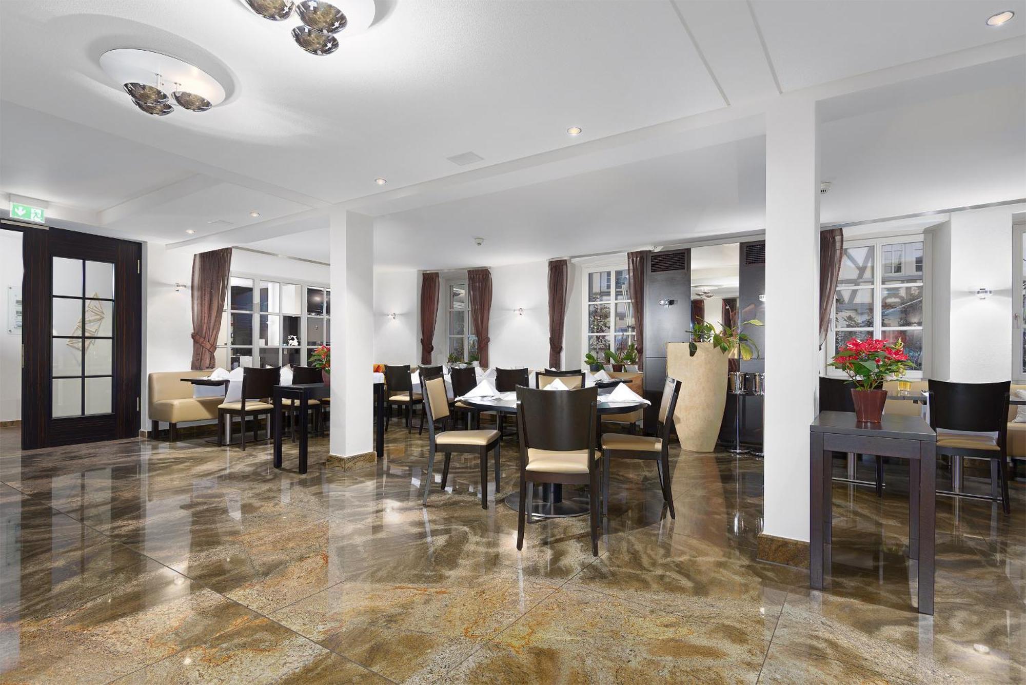 Trip Inn Kaiser Hotel & Restaurant Heidelberg-Schriesheim Esterno foto